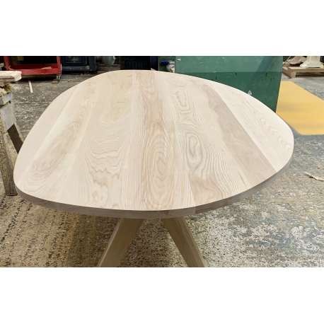 Pebble shaped Tops (L): Up to 3m (L) x 1400mm (W)
